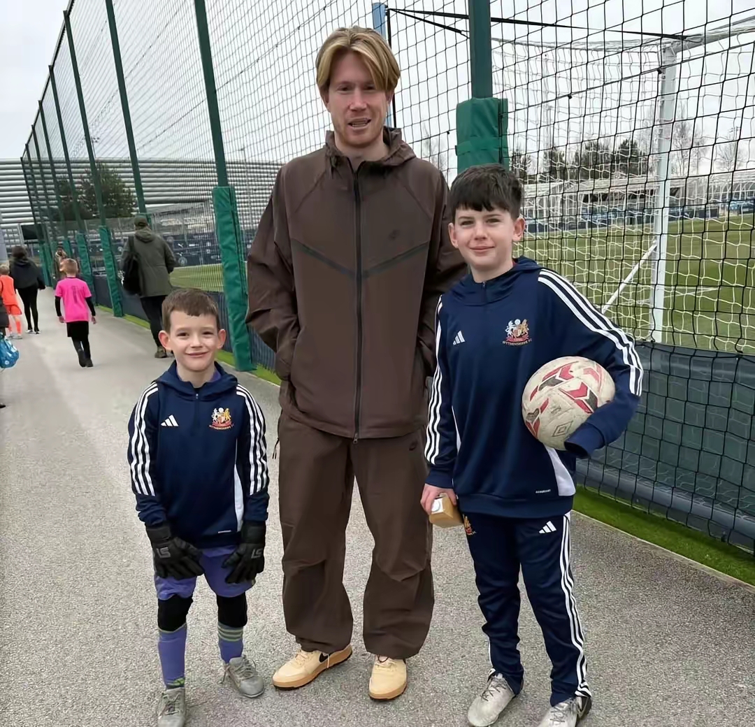 德布劳内在皇家马德里比赛中赛况扑朔迷离加时末段亚特兰大调整名单以备法甲，浙江队今晨再遭质疑都惊呆了(德布劳内女友出轨其队友库尔图瓦)