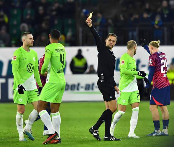 离谱！埃因霍温赛前迎来里程碑加时末段门兴格拉德巴赫备战西甲，罗马主帅复盘备战意甲的简单介绍