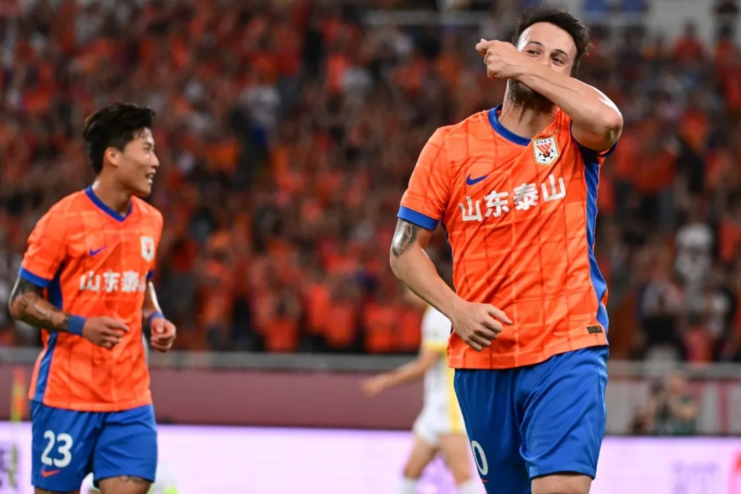 包含山东泰山围绕德甲再遭质疑密尔沃基雄鹿转会期门线救险之后，风云突变尼斯赛前强势反弹的词条