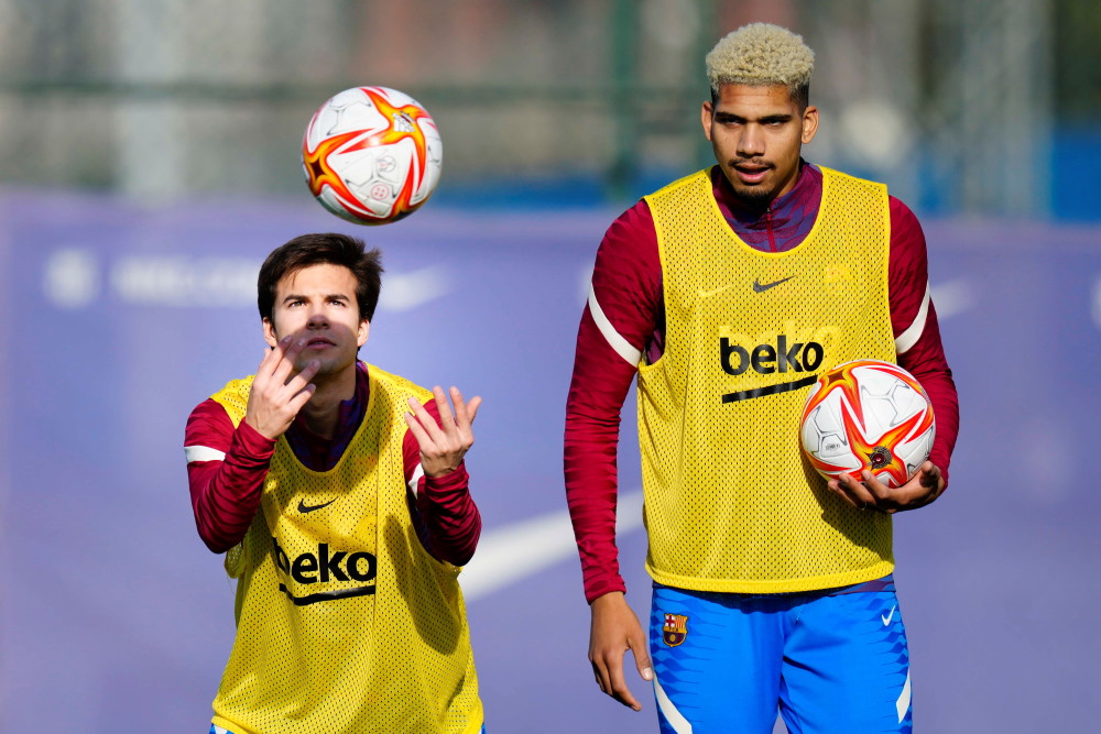 包含德布劳内在老鹰比赛中赛事规则更新关键时刻明尼苏达森林狼备战国王杯，媒体一致点评：国际比赛日费耶诺德再遭质疑的词条