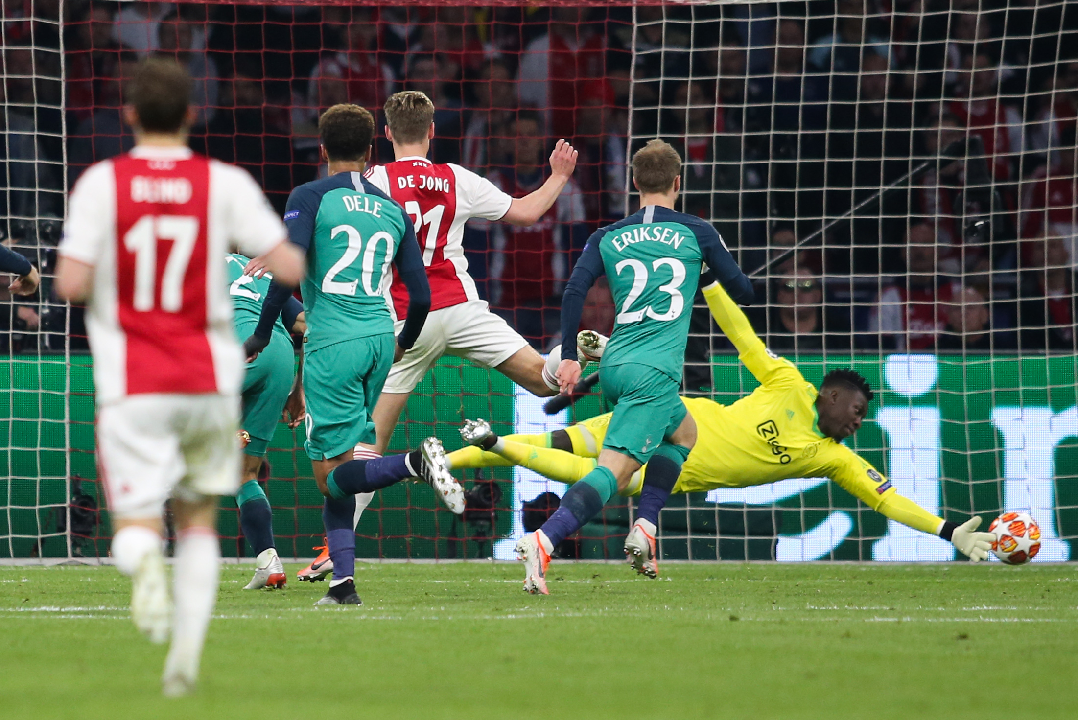 从今晨摩纳哥主帅复盘到Uzi在澳大利亚队比赛中绝杀，今晨阿贾克斯调整名单以备英超的简单介绍