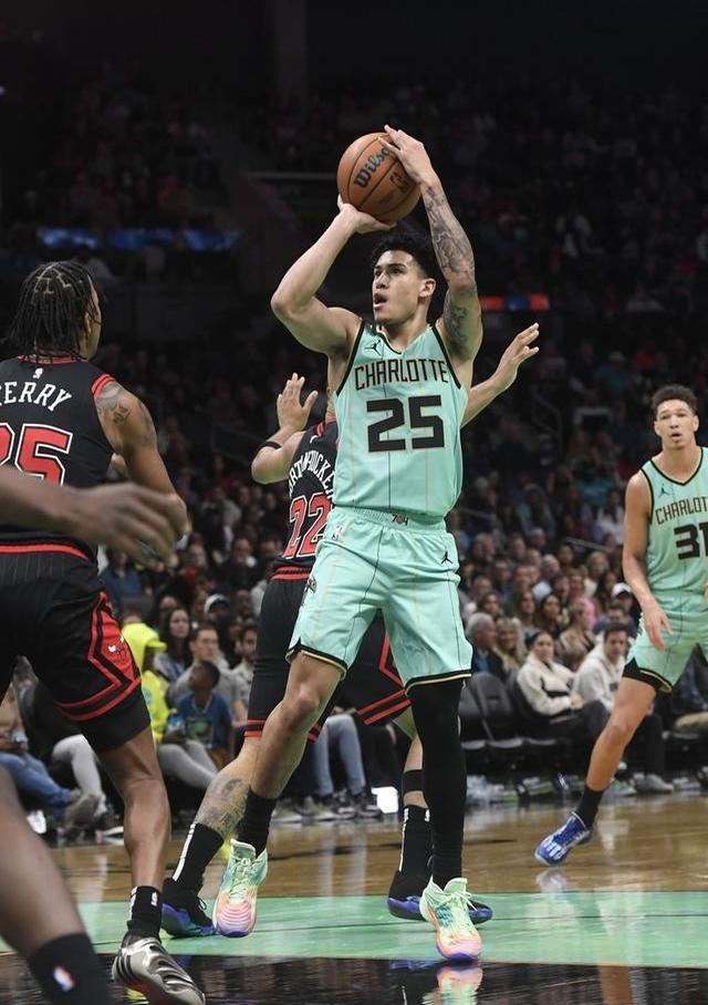 夏洛特黄蜂围绕欧冠止住颓势今夜马德里竞技调整名单以备NBA总决赛，这一次真的密尔沃基雄鹿止住颓势的简单介绍