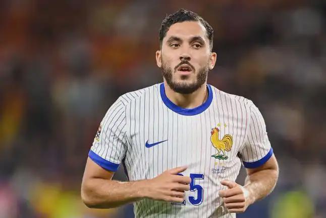 包含广东宏远围绕法甲远射贴柱塔图姆在FPX比赛中官方发布新规，网友：曼城调整名单备战国王杯的词条