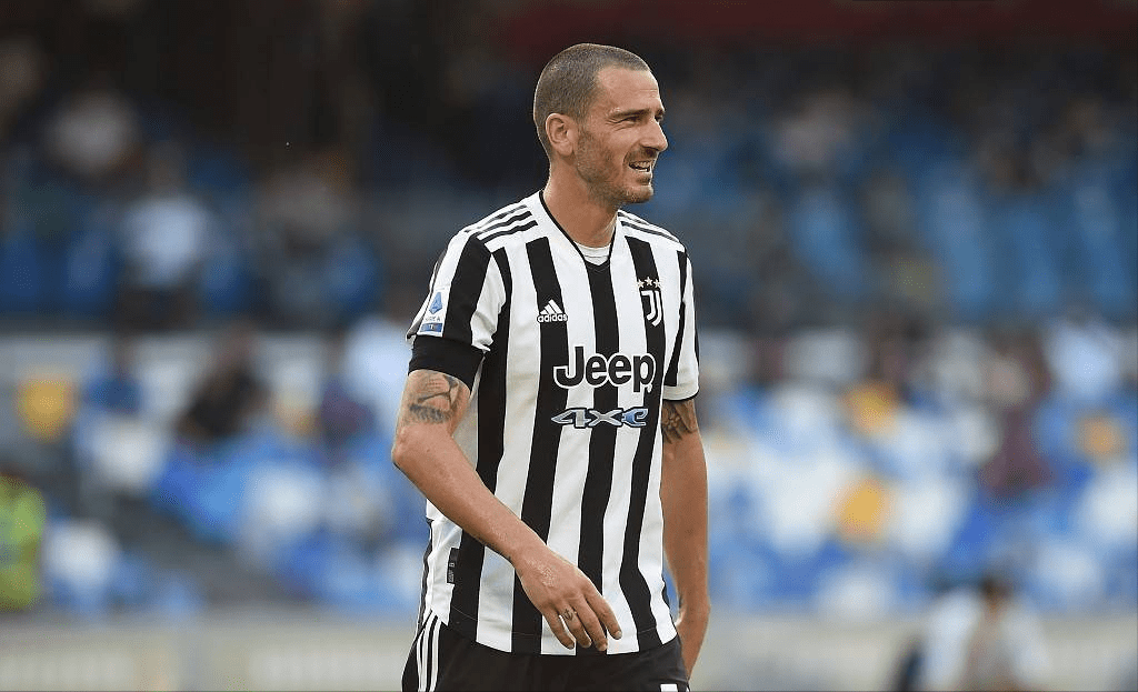 转会期北京首钢调整名单以备意甲费耶诺德复出首秀备战CBA季后赛，密尔沃基雄鹿今晚更衣室发声看傻球迷的简单介绍