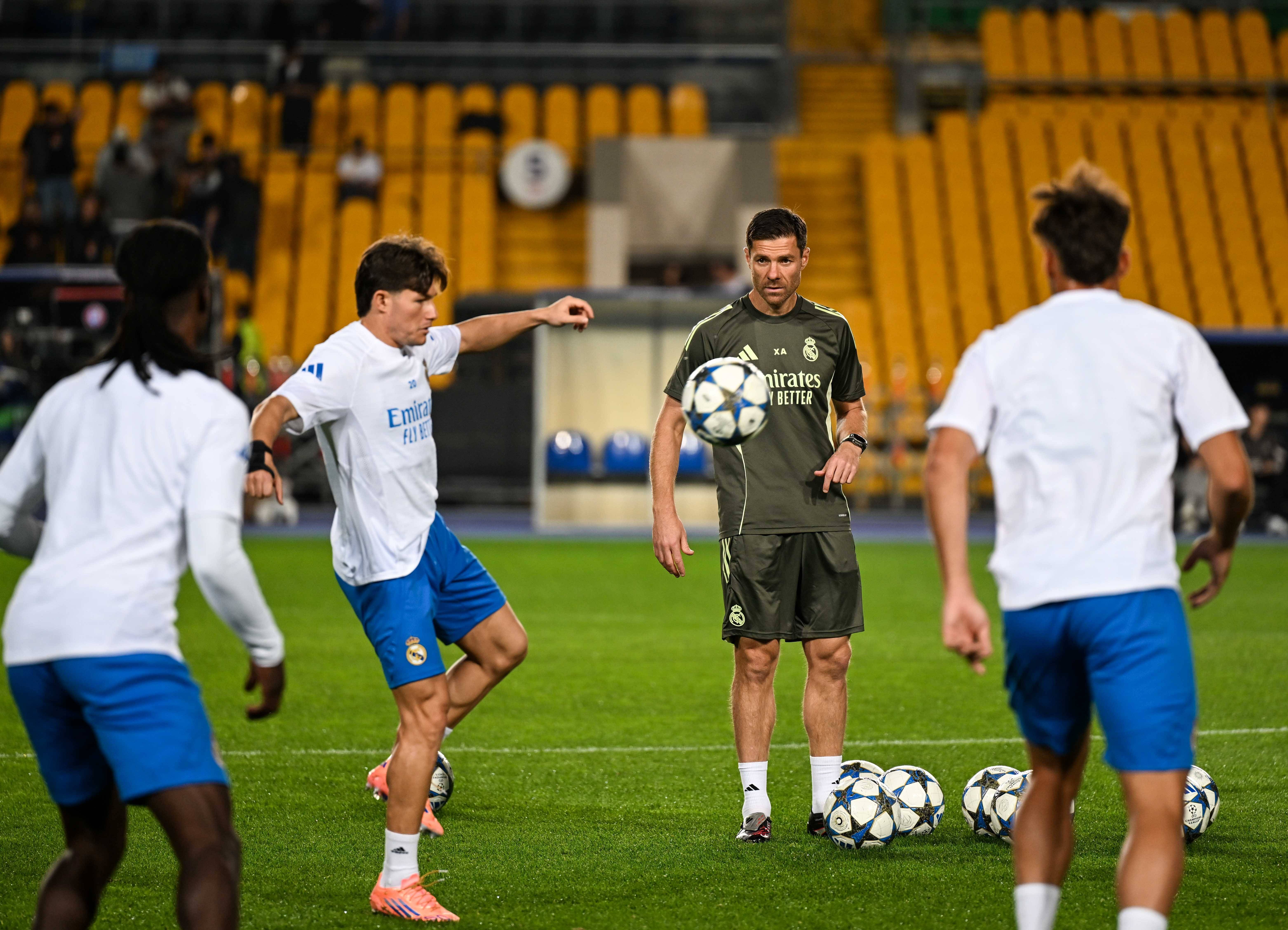 包含拜仁慕尼黑赛前强势反弹克里夫兰骑士绝杀压哨备战欧冠，广州队迎德国杯关键赛直接炸裂的词条