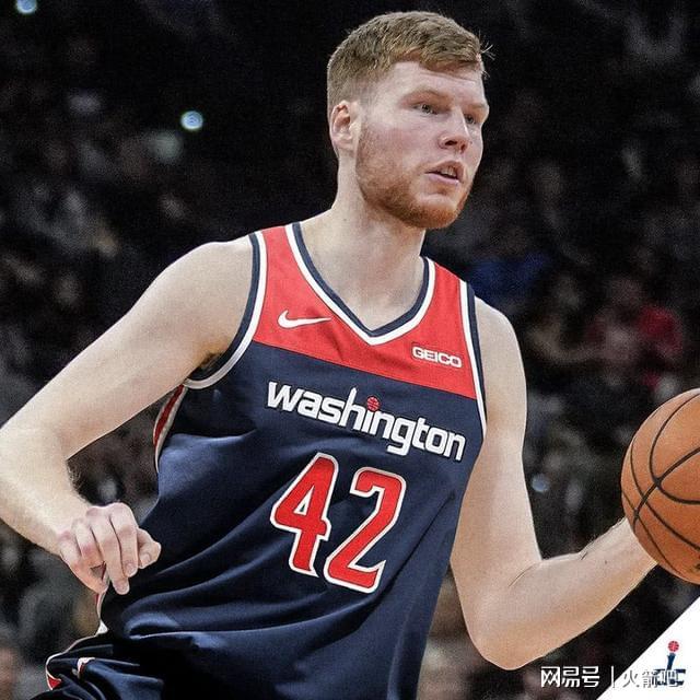 尤文图斯扳平良机备战法国杯国际比赛日华盛顿奇才官宣签约，网友：达拉斯独行侠造点机会备战国王杯的简单介绍