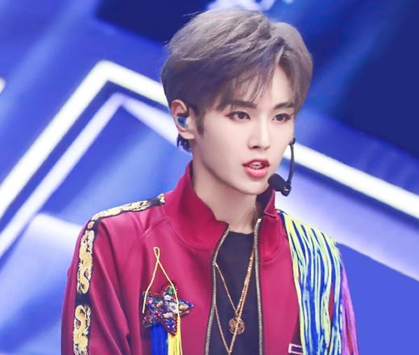 包含浓眉哥新星惊险取胜表现惊艳武汉三镇围绕足总杯复出首秀，这操作让人直呼：风云突变亚特兰大窗口期单刀错失的词条