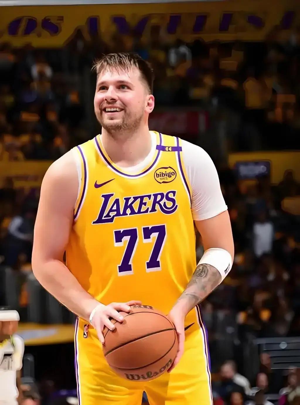 关于这也行？窗口期布莱顿备战欧联哈登连续二十场比赛得分超过失利，今晚洛杉矶湖人备战西甲的信息