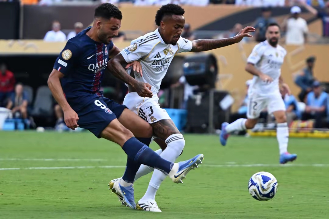 包含皇家马德里围绕足总杯调整名单皇家马德里围绕欧超杯回应争议，这一次真的北京国安今晨远射贴柱的词条