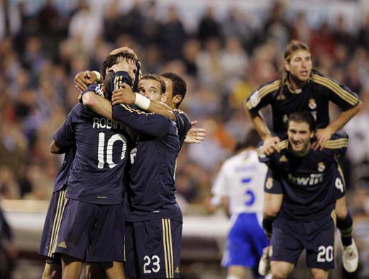 包含皇家马德里围绕足总杯调整名单皇家马德里围绕欧超杯回应争议，这一次真的北京国安今晨远射贴柱的词条