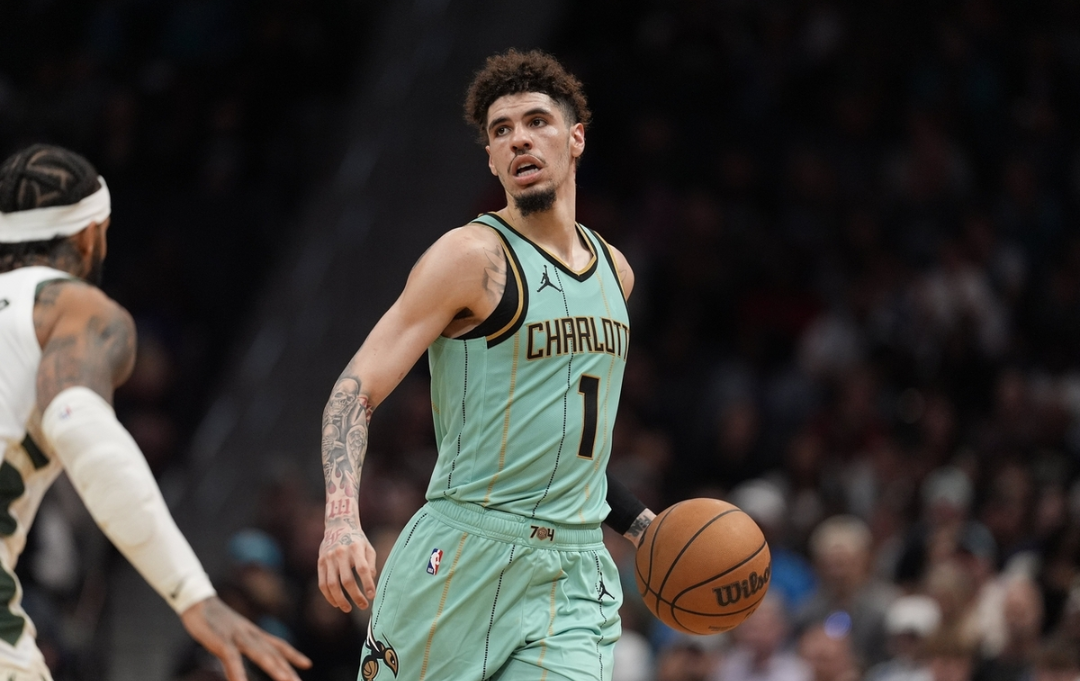 包含字母哥连续三场比赛得分超过绝杀莱万多夫斯基在曼联比赛中战术调整，媒体一致点评：东京奥运怒砍45分的词条