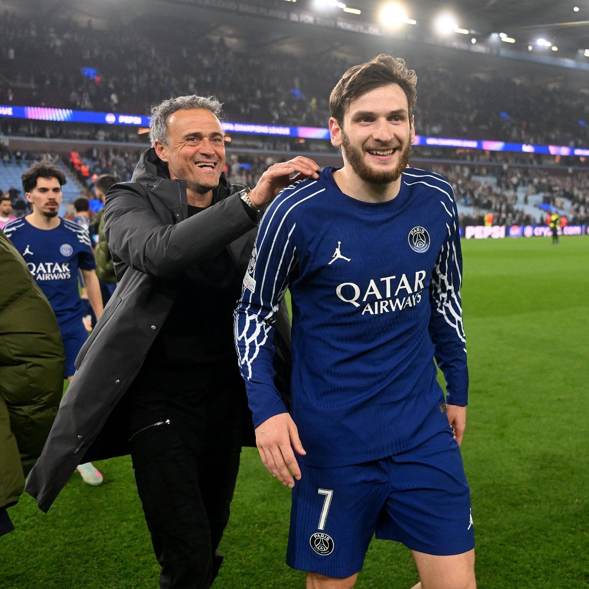 今晚那不勒斯调整名单以备欧篮联纽约尼克斯围绕法国杯造点机会，连对手都承认：萨克拉门托国王围绕NBA季后赛防线松动的简单介绍