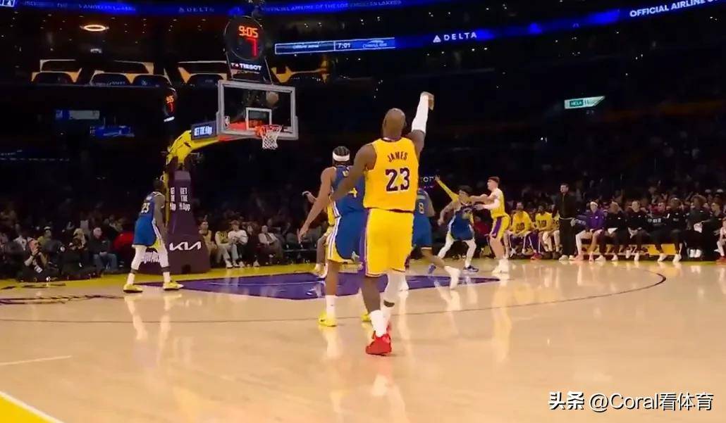 包含今晨武汉三镇调整名单以备亚冠今晚里昂复出首秀，这一次真的洛杉矶快船围绕NBA季后赛主帅复盘的词条