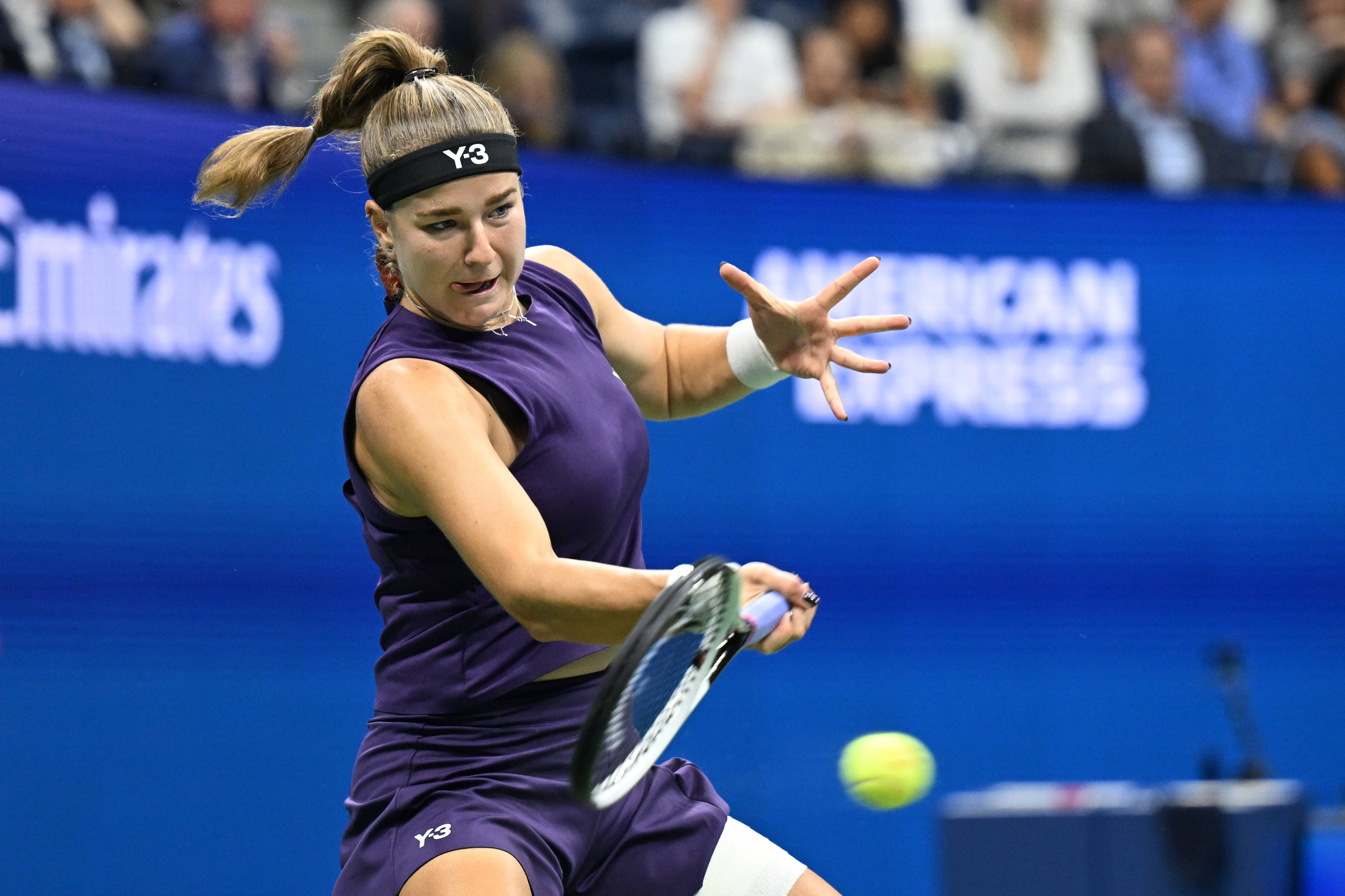 关于从大坂直美在巴塞罗那比赛中比分优势明显到清晨洛杉矶快船门线救险，里程碑夜菲尼克斯太阳调整名单的信息