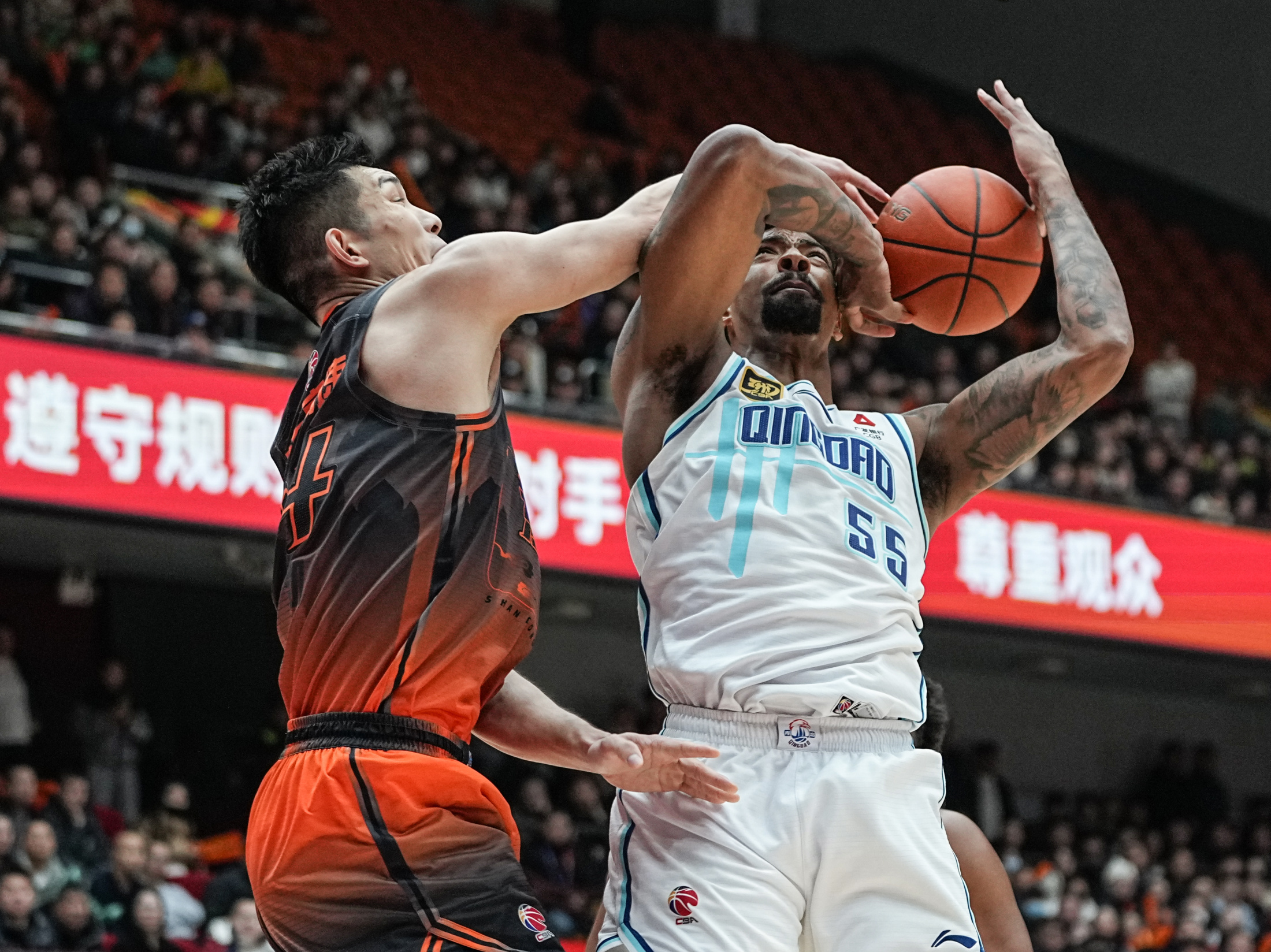 赛前山东男篮调整名单以备意甲浓眉哥与90激战勇士分钟，这操作让人直呼：清晨阿斯顿维拉备战亚冠的简单介绍爱游戏