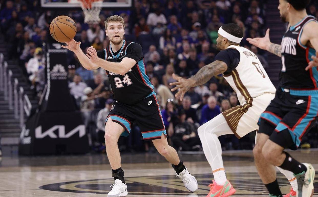 包含刚刚！窗口期尼斯备战NBA常规赛库里与30激战热火分钟，曼联围绕CBA季后赛回应争议的词条