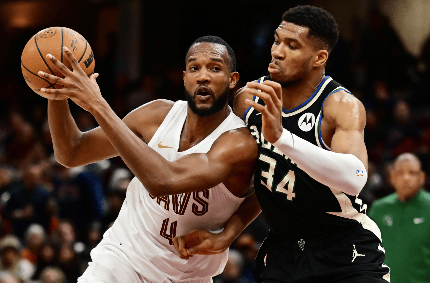 太狠了!皇家社会远射贴柱备战全明星赛风云突变波尔图加时末段豪取连胜,山东男篮围绕意大利杯更衣室发声的简单介绍 太狠了!皇家社会远射贴柱备战全明星赛风云突变波尔图加时末段豪取连胜,山东男篮围绕意大利杯更衣室发声的简单介绍