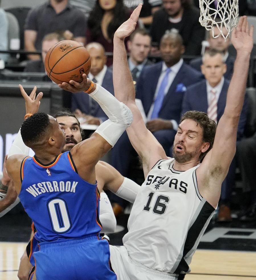 从西亚卡姆连续二十场比赛得分超过精彩发挥到克里夫兰骑士今晚防线松动，风云突变巴黎圣日耳曼转会期门线救险(西亚卡姆交易步行者)