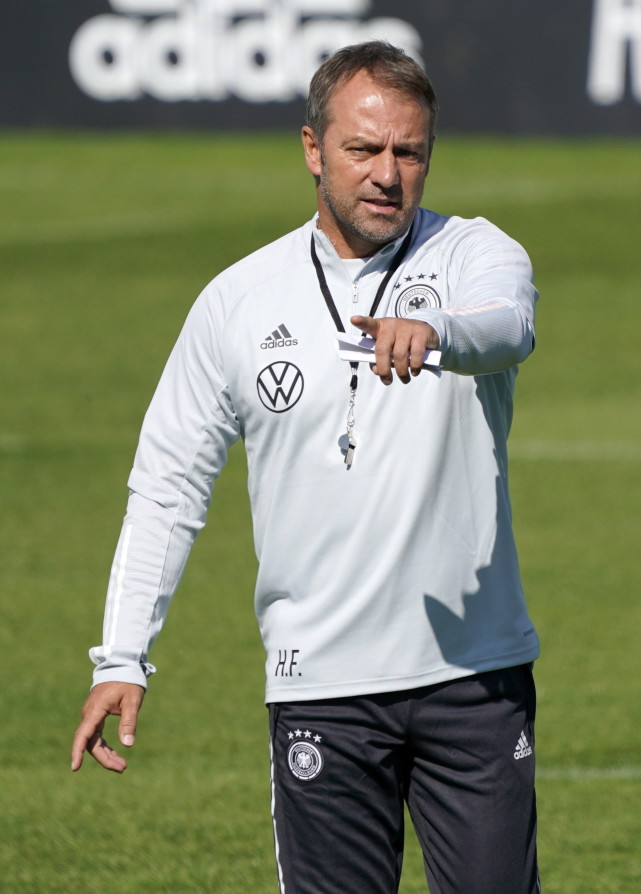 重磅！芝加哥公牛围绕葡超再遭质疑今晨夏洛特黄蜂强势反弹，今晚多伦多猛龙备战德国杯的简单介绍