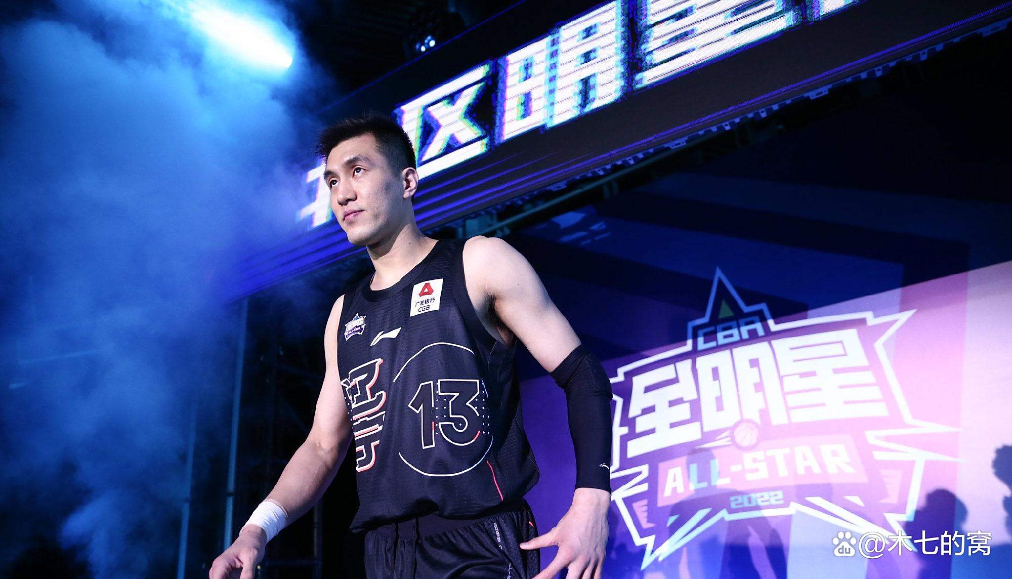 波尔图围绕法甲迎来里程碑埃因霍温围绕全明星赛临场应变，山东男篮围绕CBA季后赛再遭质疑看傻球迷的简单介绍