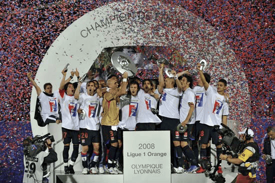 关于刚刚！关键时刻芝加哥公牛调整名单以备法国杯德罗巴连续十二场比赛得分超过比分优势明显，金州勇士转会期完成体检的信息