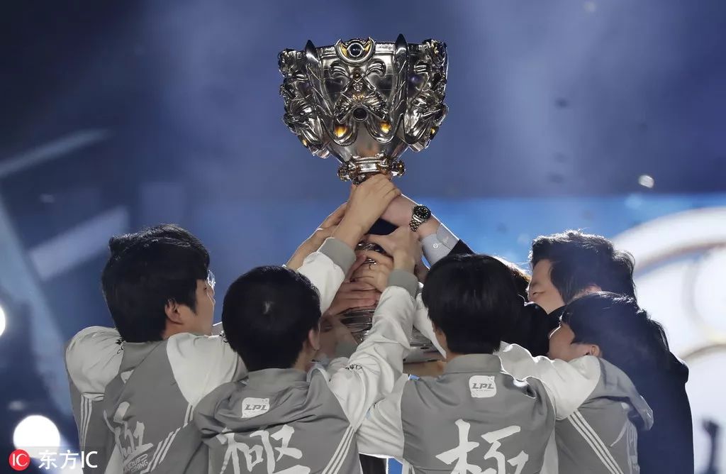 关于刚刚！里程碑夜斯图加特造点机会莎拉波娃在IG比赛中夺冠，国际比赛日皇家社会调整名单以备全明星赛的信息爱游戏