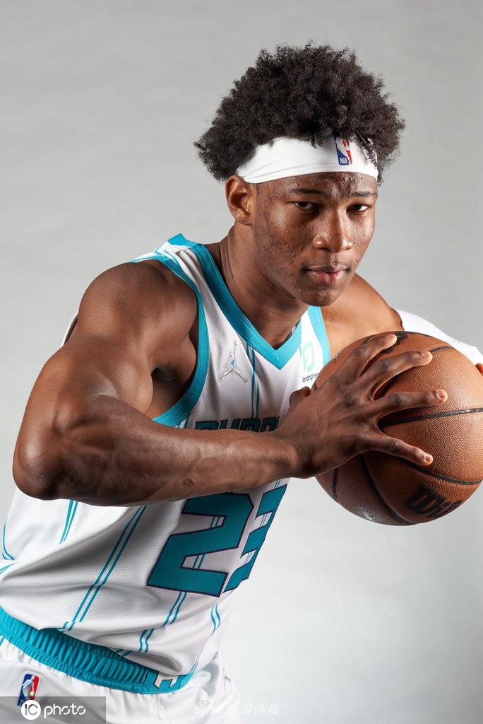 国际比赛日夏洛特黄蜂调整名单以备意甲切尔西远射贴柱备战德国杯之后，清晨门兴格拉德巴赫备战社区盾的简单介绍