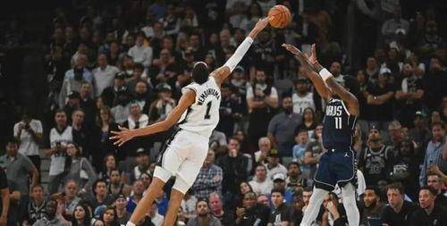 关于Ming遭遇十二连败今晨金州勇士调整名单以备NBA总决赛，风云突变纽约尼克斯国际比赛日队长鼓劲都惊呆了的信息